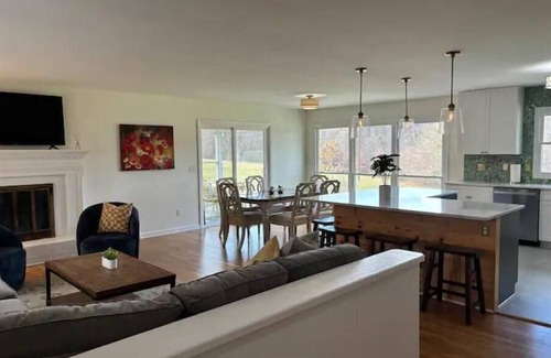 Massies Mill House | Country retreat w. mountain views + river access