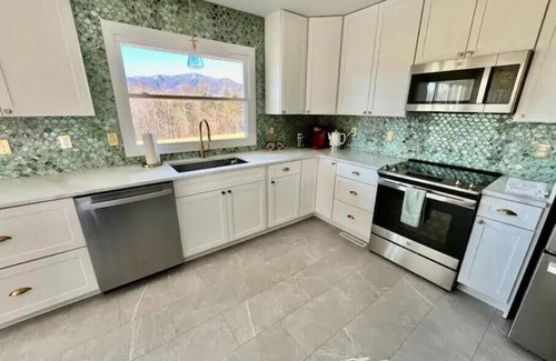 Massies Mill House | Country retreat w. mountain views + river access