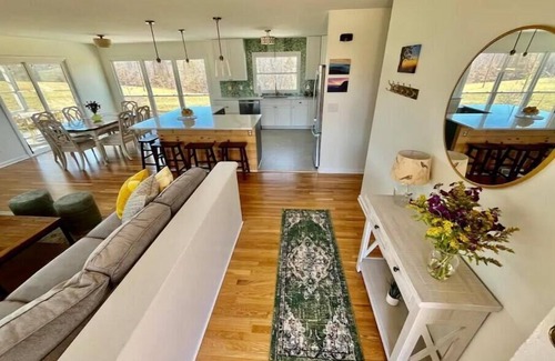 Massies Mill House | Country retreat w. mountain views + river access