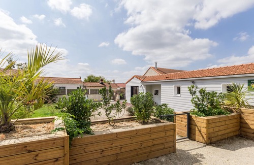 Saint Viaud Cottage | Country Retreat with Games, Bikes, & Baby Gear Near Nantes and the Sea