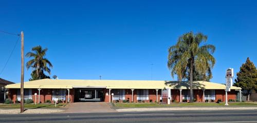 West Wyalong Hotel | Country Roads Motor Inn
