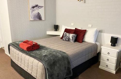 West Wyalong Hotel | Country Roads Motor Inn
