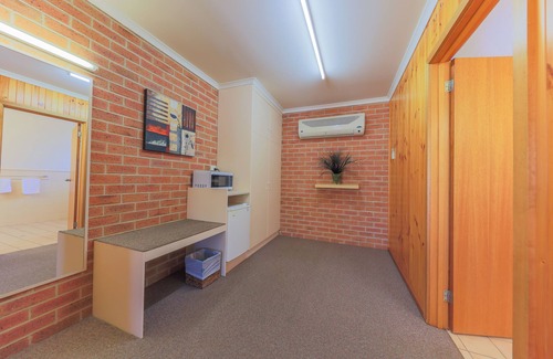 Naracoorte Hotel | Country Roads Motor Inn Naracoorte
