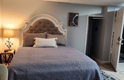 Lyndonville Apartment | Country setting close to town