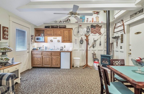 Clarks Summit Apartment | Country suite - Red Barn village