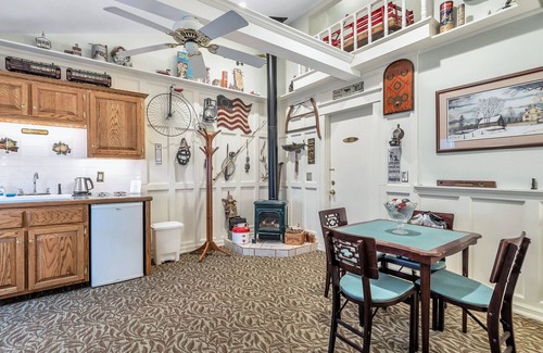 Clarks Summit Apartment | Country suite - Red Barn village