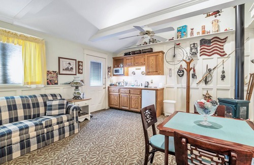 Clarks Summit Apartment | Country suite - Red Barn village