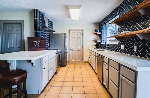 Brenham House | Country Sunshine @ Rockin Star ranch