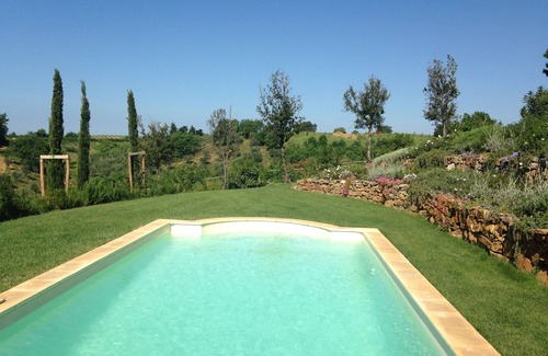 Magliano in Toscana Villa | Country villa with pool, wifi & stunning views. Golf, cycling, boating, kiting.