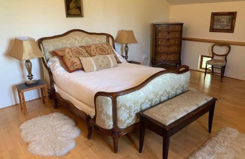 Verteillac Villa | Country Villa for 18 Pool Cinema Football Pitch