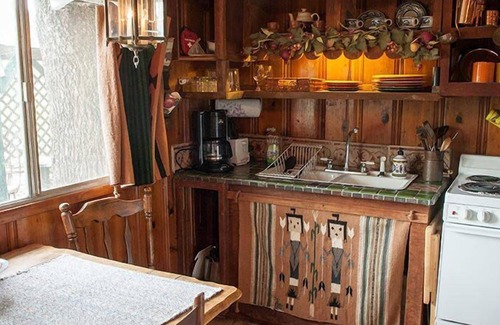 Glen Rose Cottage | Country Woods Inn