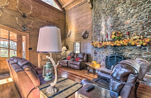 Wheeler House | Countryside Cabin Retreat with Outdoor Kitchen!