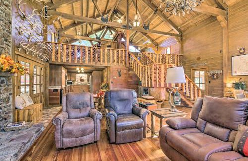 Wheeler House | Countryside Cabin Retreat with Outdoor Kitchen!