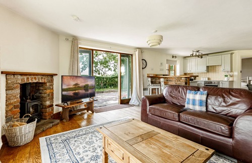 Cymau Cottage | Countryside Coach House near Chester