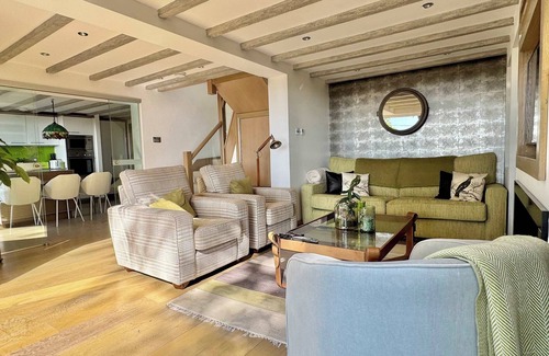 Macclesfield House | Countryside Cottage with Stunning Views