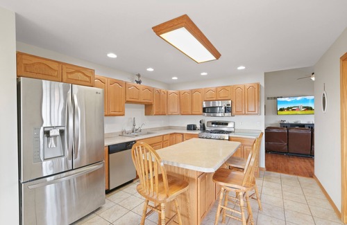 Marseilles House | Countryside Cottage 5 Bed 3 Bath