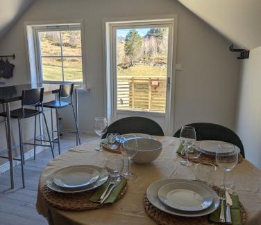Meland Apartment | Countryside experience in a Cozy Loft Near Bergen