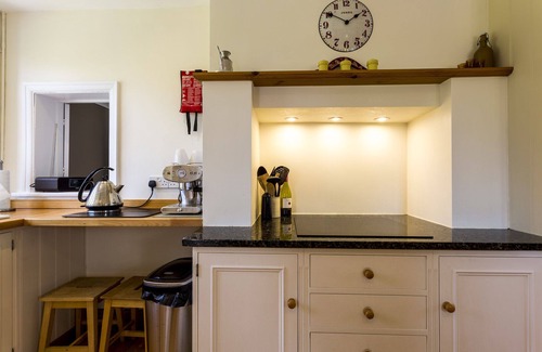 Droxford House | 👨‍👨‍👧‍👦 Countryside Family Friendly House & Annex - completely detached