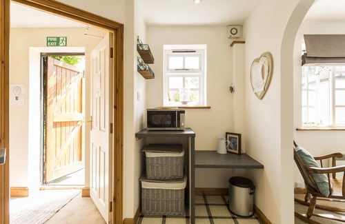Droxford House | 👨‍👨‍👧‍👦 Countryside Family Friendly House & Annex - completely detached