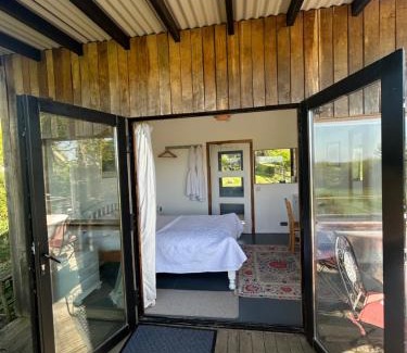 Compton Bassett Apartment | Countryside Garden Summer House