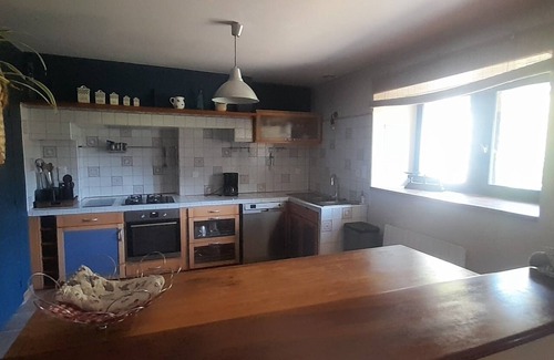 Pluguffan Cottage | Countryside gite, near the sea, ideally situated for visiting Southern Finistère