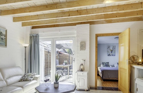 Mechelen House | Countryside Holiday Home in Mechelen With Terrace