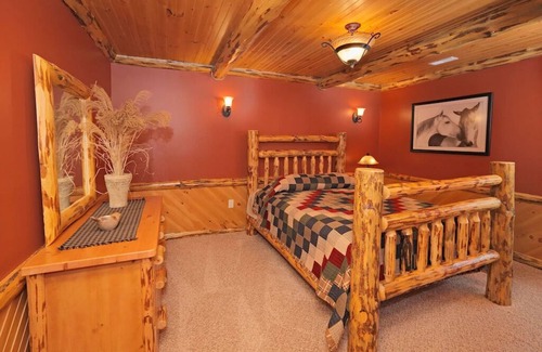 Dundee Cabin | Countryside Overlook Suite: Luxury, Lodge Suite in Amish Country, Ohio.