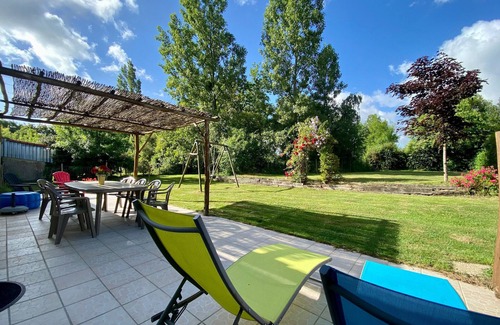 Frossay Cottage | Countryside Retreat: Cozy 3-Bed Gîte with Garden, Terrace & Petanque near Pornic
