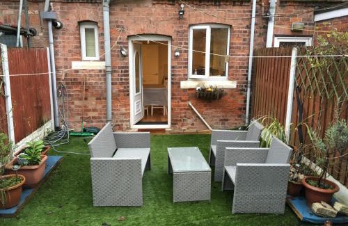 Worksop House | Countryside townhouse