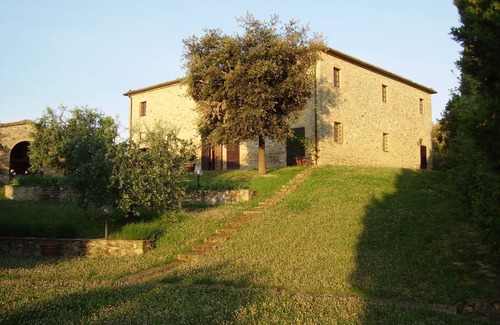 Chianni Villa | Countryside Villa with pool (8-12 beds)