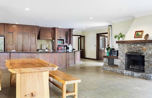 Whitford Villa | Countryside Zen Estate - Views and Pool