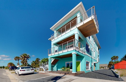 Flagler Beach Condo | Couple's Getaway, 1st- floor suite w/ocean views, beautiful sunrises, patio, AC