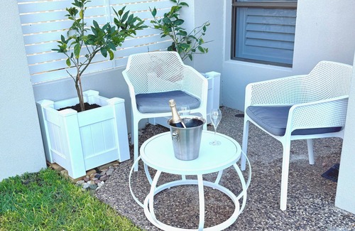 Burns Beach Apartment | Couples retreat by the Beach