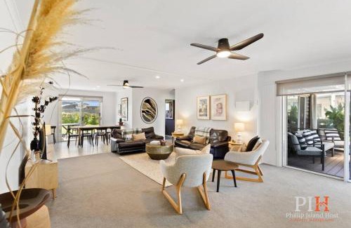 Sunderland Bay House | Couples Retreat with Ocean View