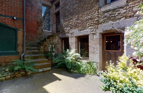 Villedieu-les-Poeles Cottage | Cour du paradis 8 pers : billiards, baby, 30 min sea