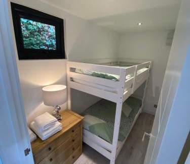 Hadlow House | Court Lane Stables - Premium Rural Retreat with Hot Tub