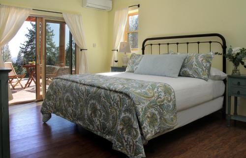 Murphys Bed & Breakfast | Courtwood Inn