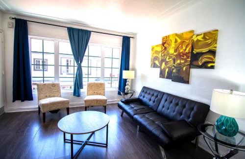 South Beach Apartment | Courtyard Apartments Part of the Oasis Casita Collection