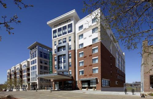 Elizabeth Park Valley Hotel | Courtyard by Marriott Akron Downtown