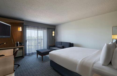 Gateway Hotel | Courtyard by Marriott Austin The Domain Area