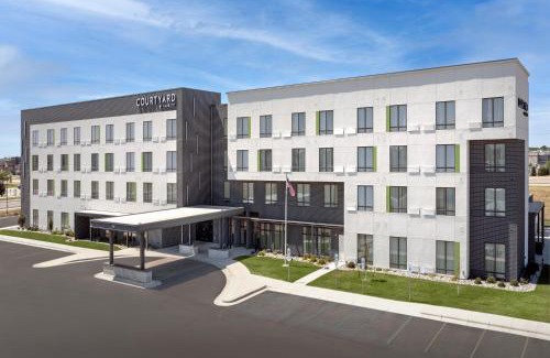 Fargo Hotel | Courtyard by Marriott Fargo