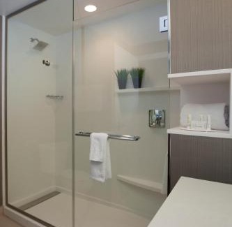Spring Hotel | Courtyard by Marriott Houston City Place