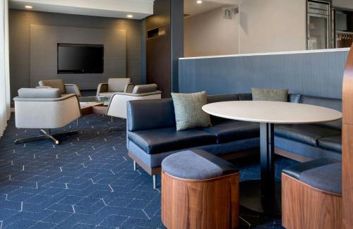 Landover Hotel | Courtyard by Marriott New Carrollton Landover