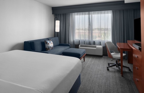 Maryvale Hotel | Courtyard by Marriott Phoenix West/Avondale