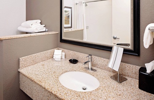 West Homestead Hotel | Courtyard by Marriott Pittsburgh West Homestead/Waterfront