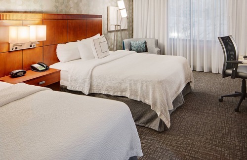 West Homestead Hotel | Courtyard by Marriott Pittsburgh West Homestead/Waterfront
