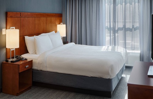 Springfield Hotel | Courtyard by Marriott Springfield Downtown