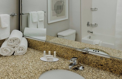 Springfield Hotel | Courtyard by Marriott Springfield Downtown