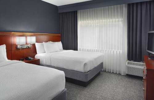 Arrowood Hotel | Courtyard Charlotte Arrowood