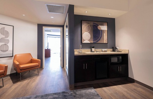 Norwood Hotel | Courtyard Cincinnati Midtown/Rookwood